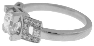 Platinum diamond antique ring