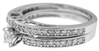 14kt white gold diamond engagement ring and matching diamond band set