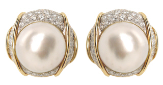 18kt yellow gold mabe pearl and diamond earrings