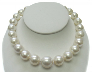 South Sea graduated pearl necklace with w/g clasp