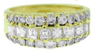 14kt yellow gold round and square diamond ring