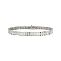 18kt white gold baguette diamond bracelet