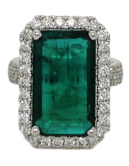 18kt white gold emerald and diamond halo ring