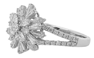 18kt white gold diamond snowflake ring.