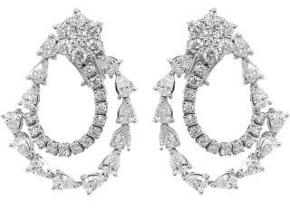 18kt white gold pearshape and round diamond earrings
