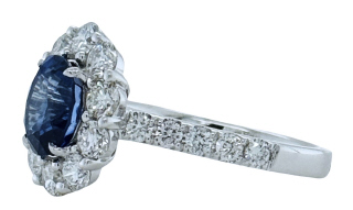 18kt white gold oval sapphire and diamond halo ring