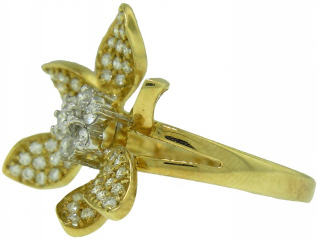 14kt two-tone floral diamond ring